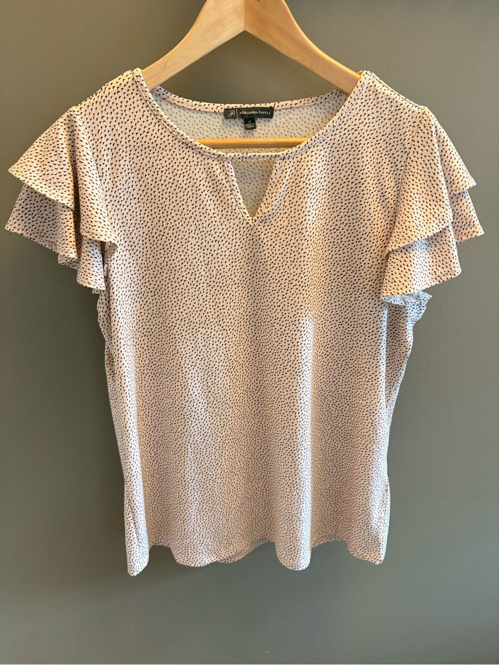 Adrianna Papell Blush Pink Split-Neck Flutter Sleeve Top